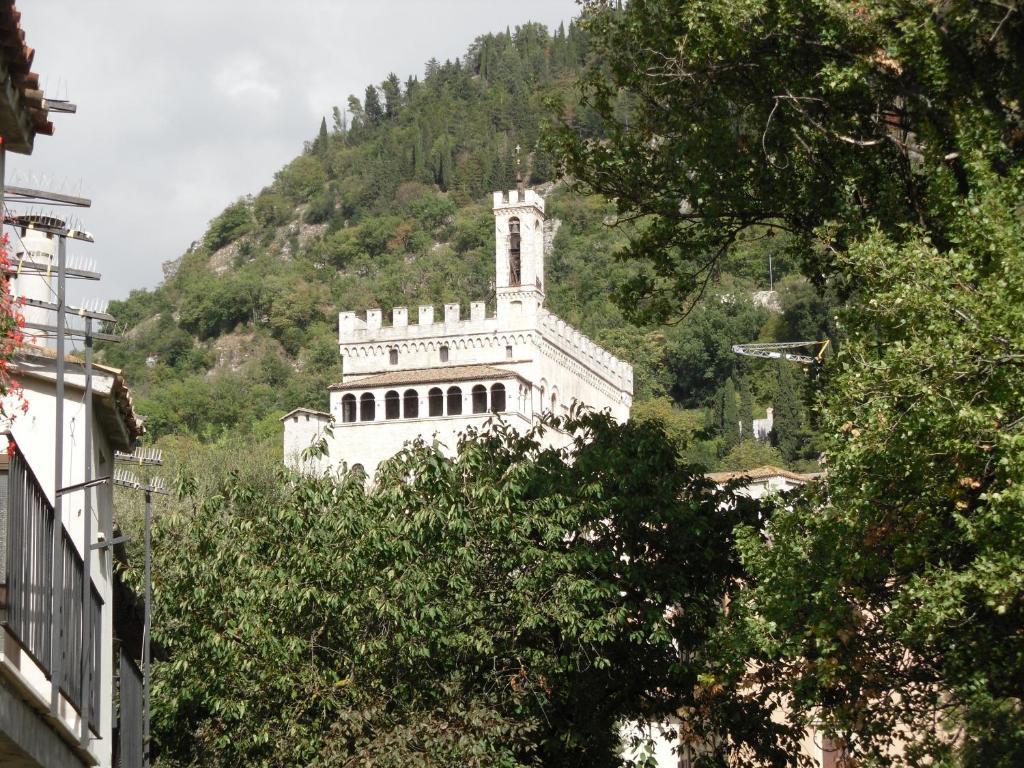 Hotel Alla Casella Gubbio Exteriör bild